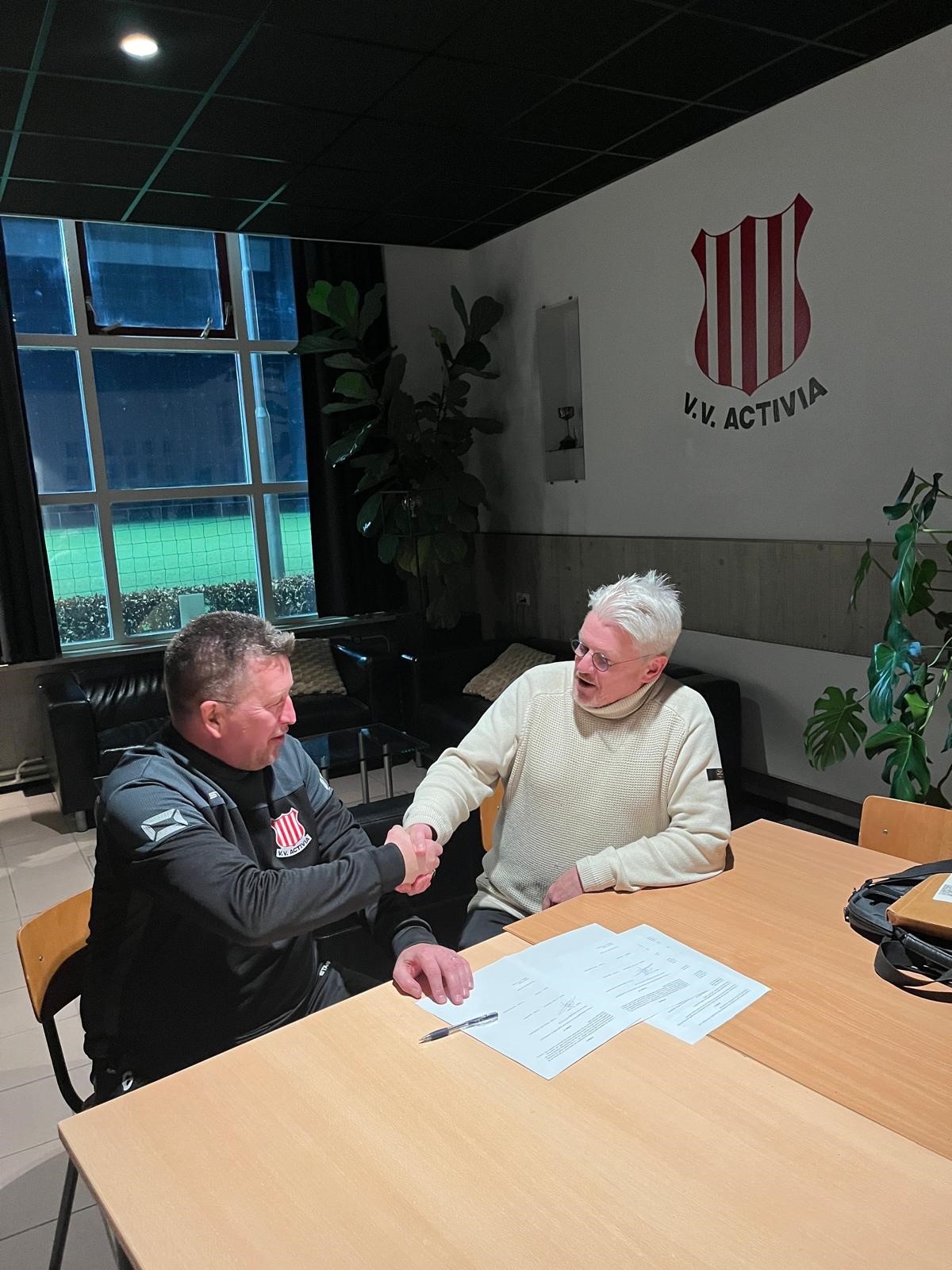 Bart Ester ook in seizoen 2026-2027 hoofdtrainer van v.v. Activia