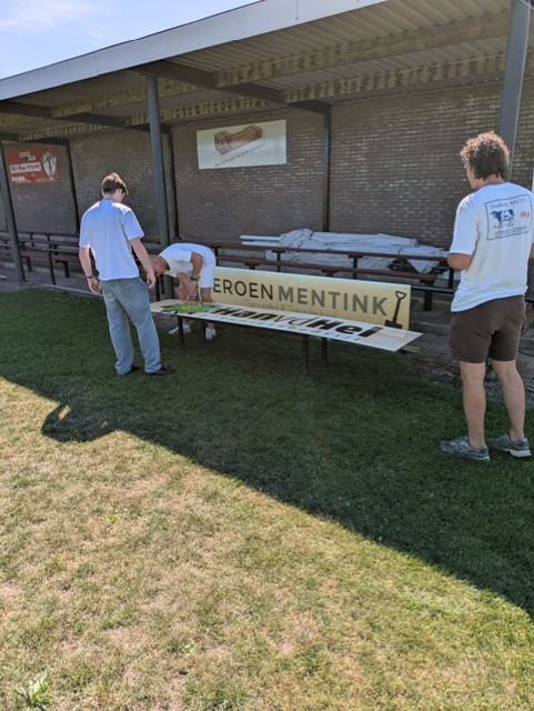 Vrijwilligers én selectie trotseren de hitte