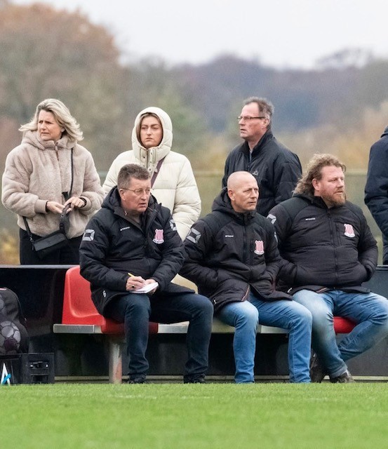 Bart Ester ook in seizoen 2026/2027 hoofdtrainer van v.v. Activia